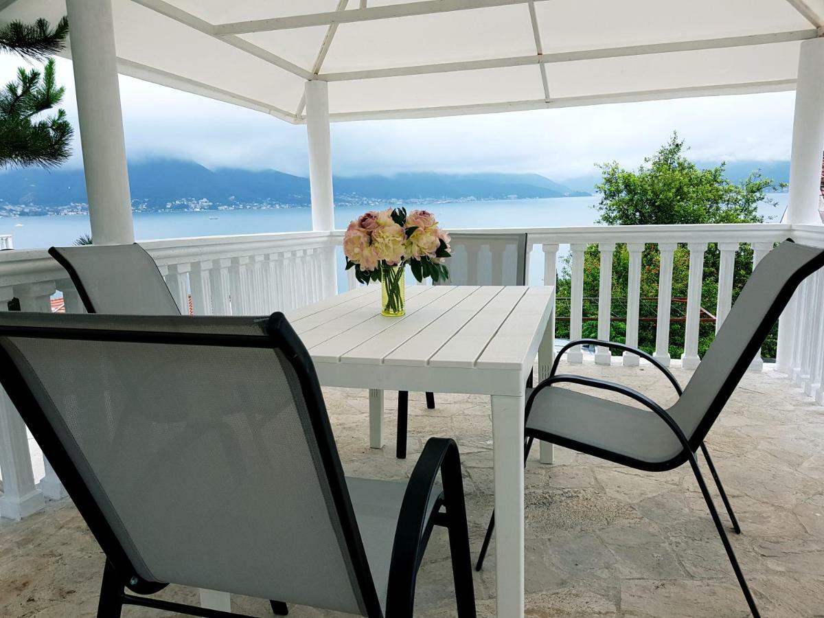 Boka Apartments Tivat Bagian luar foto
