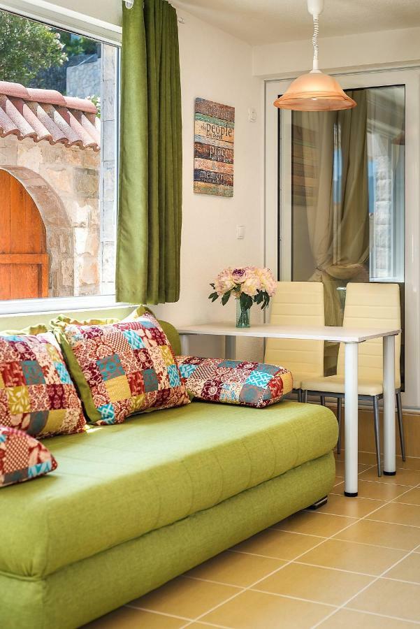 Boka Apartments Tivat Bagian luar foto