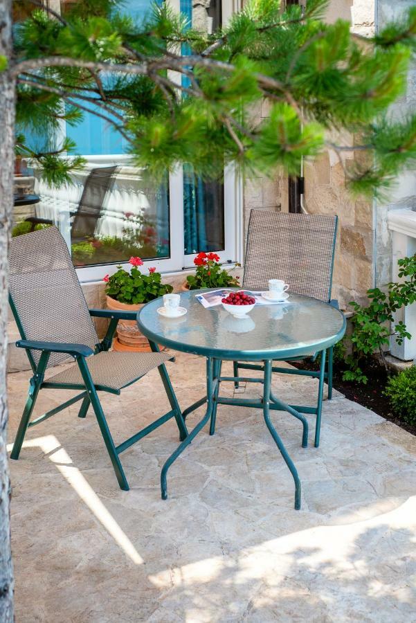 Boka Apartments Tivat Bagian luar foto