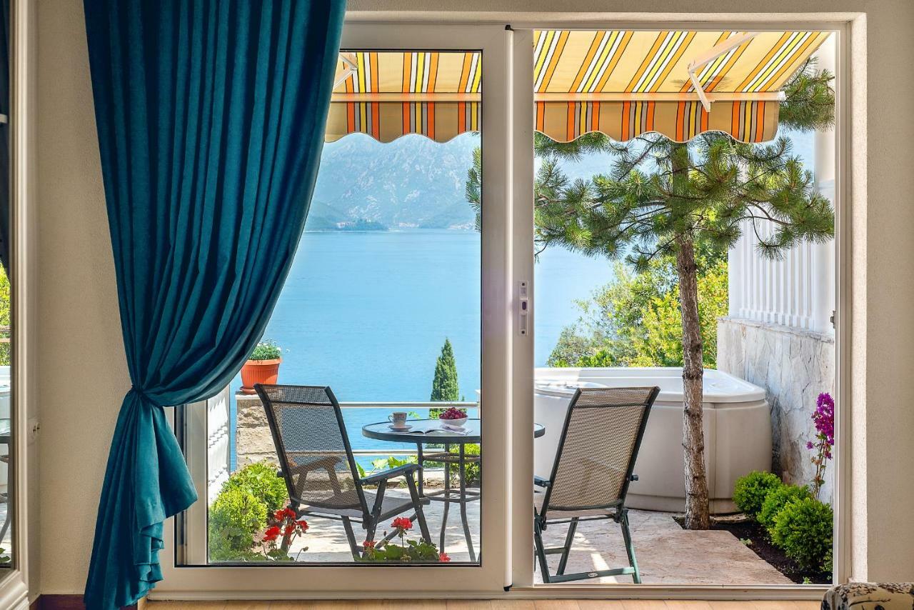 Boka Apartments Tivat Bagian luar foto
