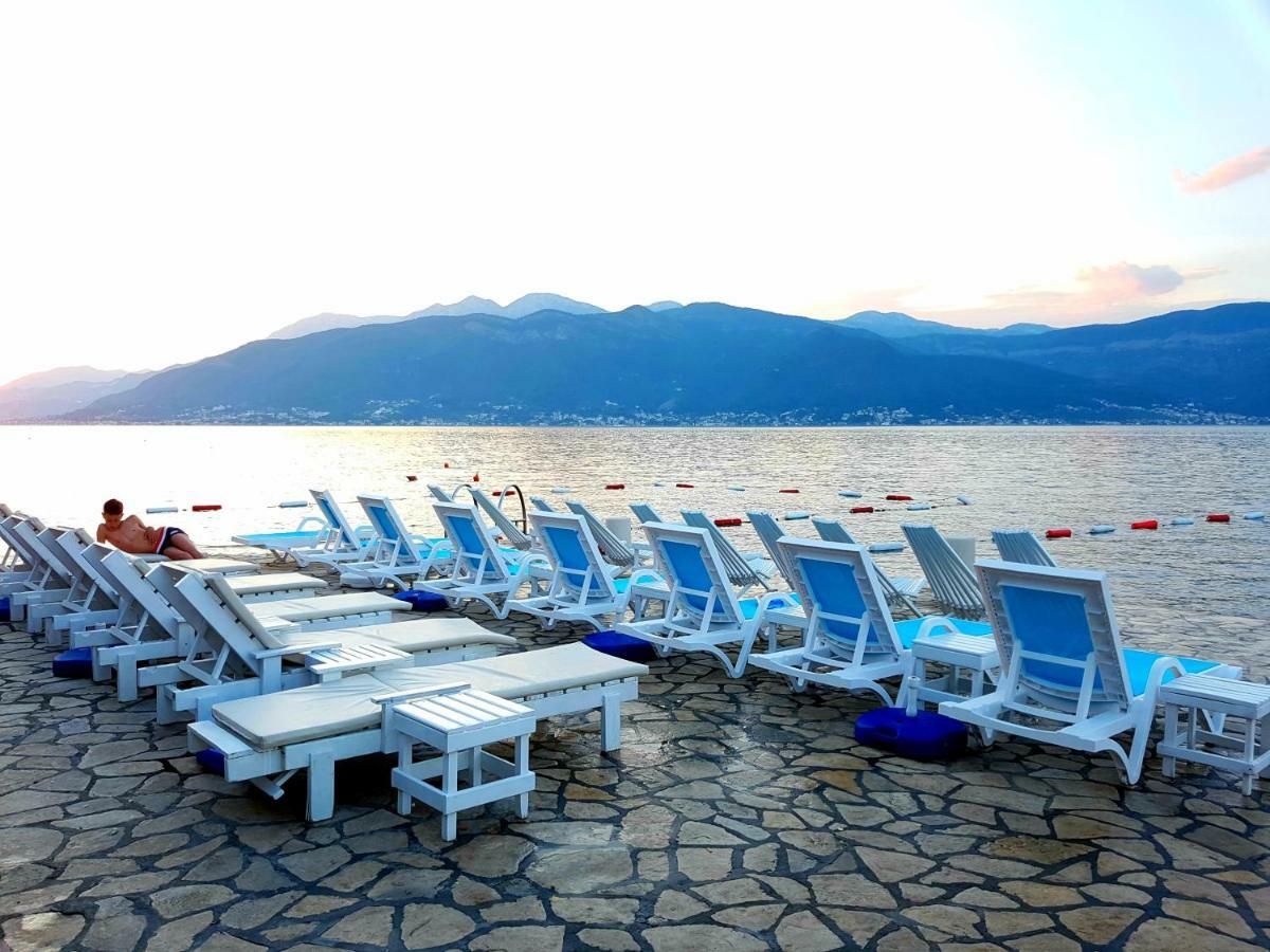 Boka Apartments Tivat Bagian luar foto