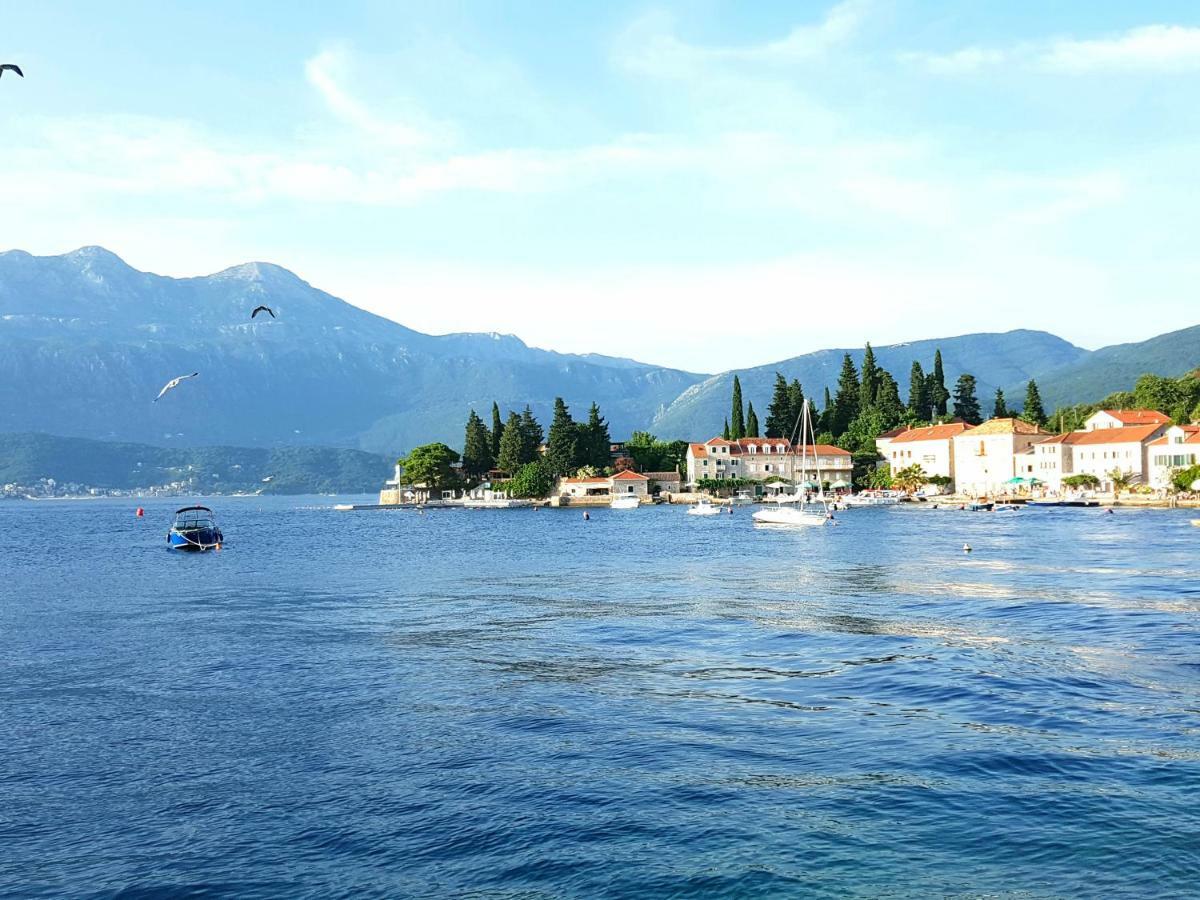 Boka Apartments Tivat Bagian luar foto