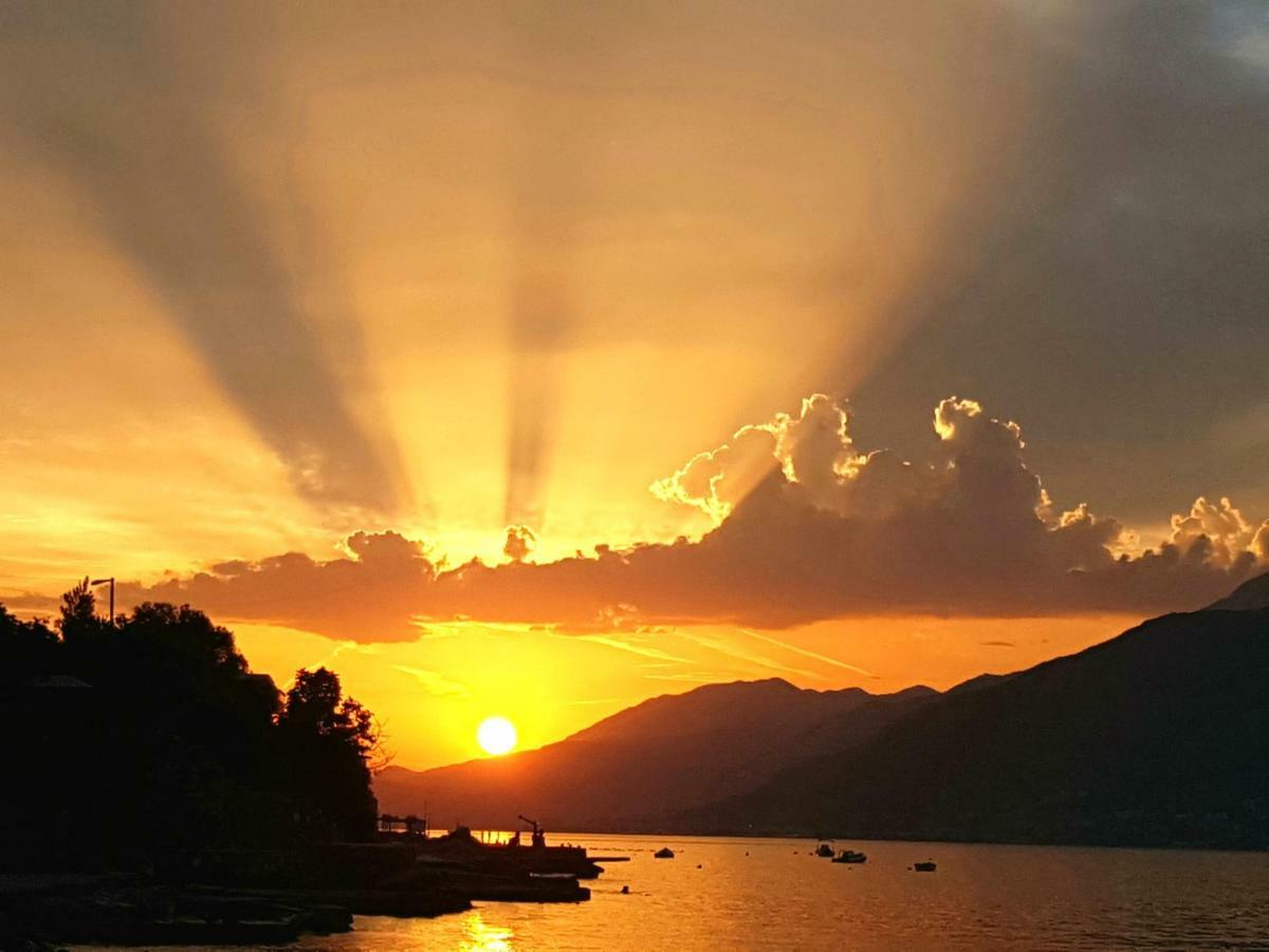 Boka Apartments Tivat Bagian luar foto